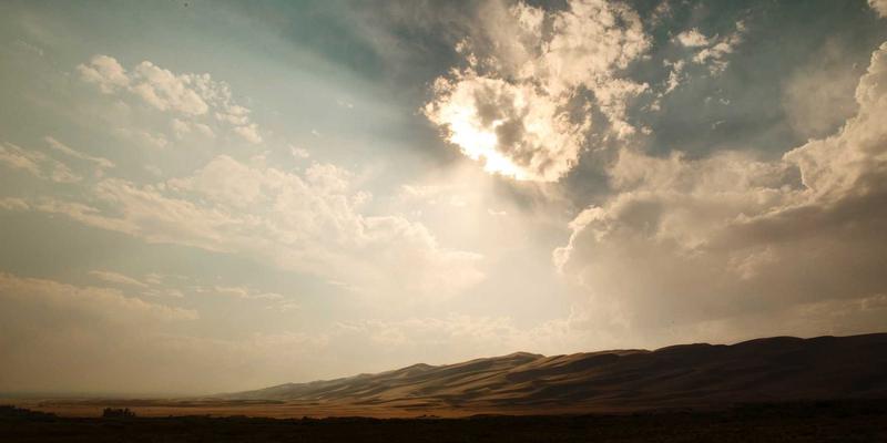 告别杂乱,实现美观与实用的平衡:大成装饰收纳系统定制方案全解析