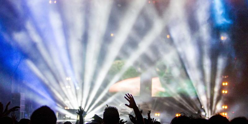 大成装饰解构中式风：当商业空间邂逅东方雅韵，紫色主题如何演绎现代禅意？